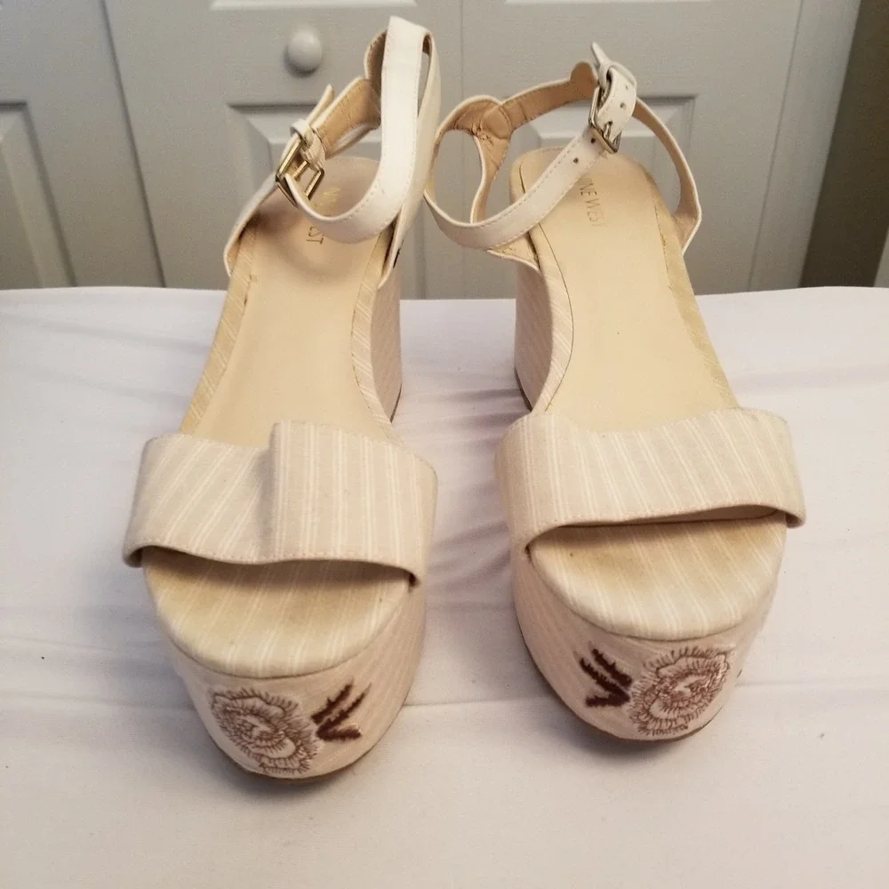 Nine West Floral Embroidered Platform Wedge Sandals Cream White Ankle Strap 9.5M